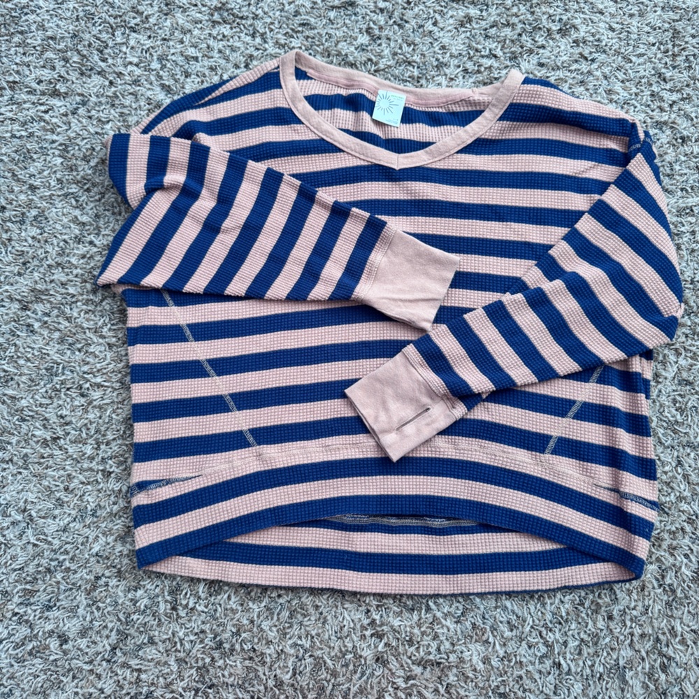 OFFLINE By Aerie Wow! Waffle T-Shirt women large gently used